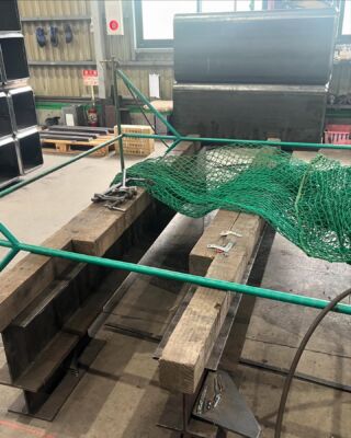 Hグレード鉄工所の社長が本気で野球のバッティングネットの修理をやってみた⚾️
折れた所を溶接で繋いで補強もバッチリ！(のつもり🥹)
どうでしょう？#長野県 #中野市 #鉄工所 #鉄骨製作　#Hグレード #社員募集中 #野球 #バッティングネット #修理